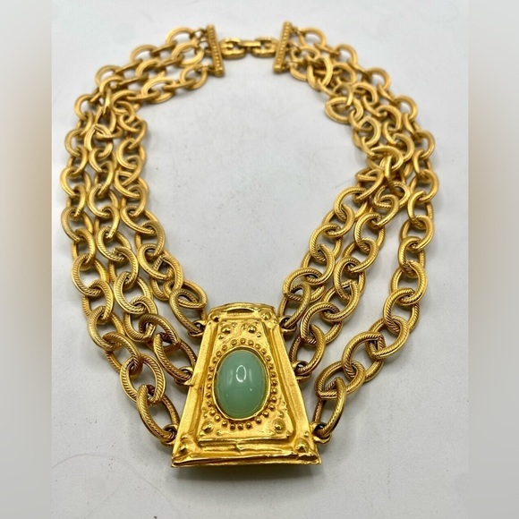 Vintage GIVENCHY RARE Triple Rope Gold Plate Chain Runway Green Stone Necklace - Picture 4 of 9